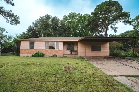 108 Hillside Dr, Alvarado, TX 76009
