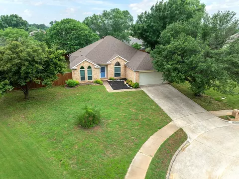 316 Chestnut Dr, Lake Dallas, TX 75065