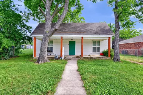 305 Otis St, Whitesboro, TX 76273