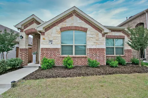2919 Meadowlands Dr, Heartland, TX 75126