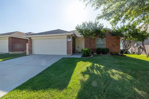 8116 Ruse Springs Ln, Fort Worth, TX 76131