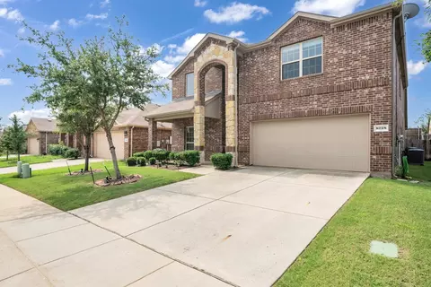 8728 Yosemite Trl, Cross Roads, TX 76227