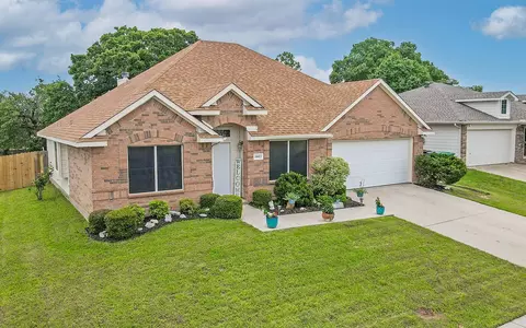 1012 Chase Ln, Denton, TX 76209