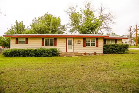 407 N Stidham St, Hamilton, TX 76531