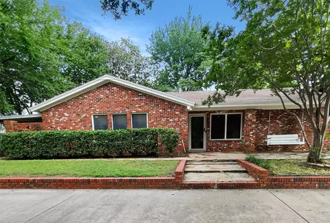 401 Anderson Dr, Hurst, TX 76053