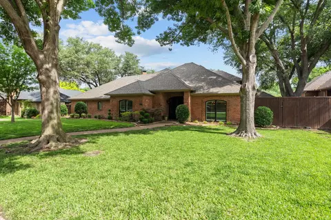 5815 Edinburgh St, Dallas, TX 75252