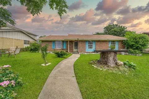 1805 Laurel Ln, Plano, TX 75074