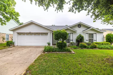 1909 Coldwater Ln, Arlington, TX 76006