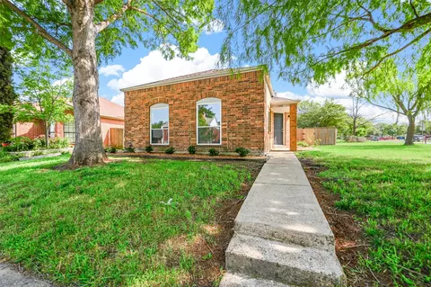 1302 Juniper Ln, Mesquite, TX 75149