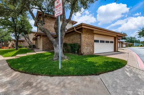 80 Morrow Dr, Bedford, TX 76021