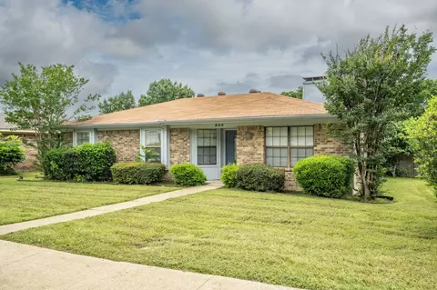 586 King Cir, Lewisville, TX 75067