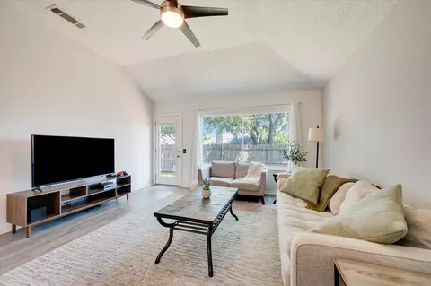 203 Foreman Dr, Euless, TX 76039 photo 18