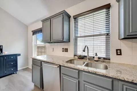 203 Foreman Dr, Euless, TX 76039 photo 14