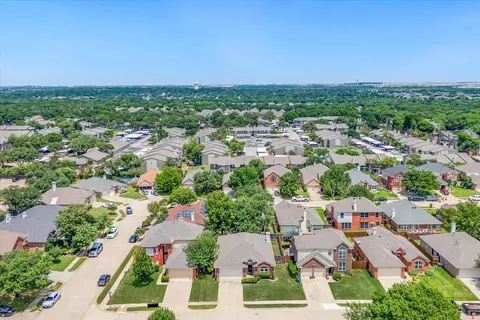 203 Foreman Dr, Euless, TX 76039 photo 3