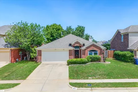 203 Foreman Dr, Euless, TX 76039 photo 2