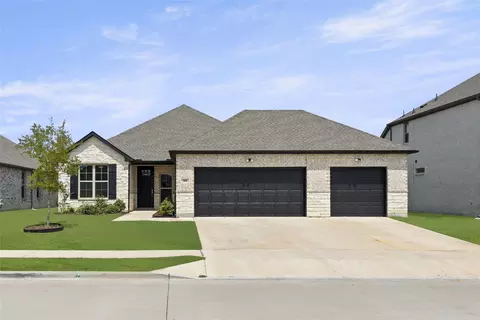 301 Cyprus Grove Dr, Lavon, TX 75166