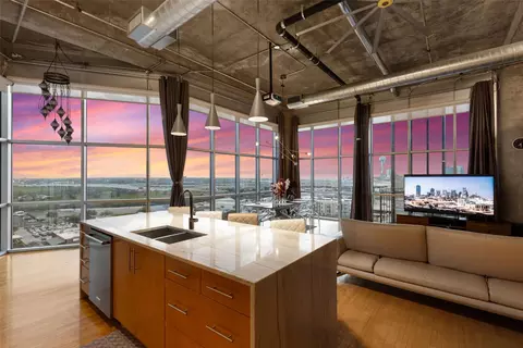 1001 Belleview St #1004, Dallas, TX 75215