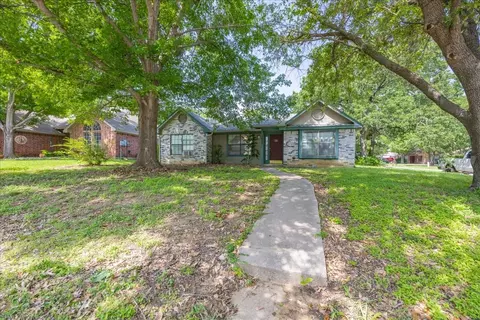 1425 Copper Ridge St, Denton, TX 76209