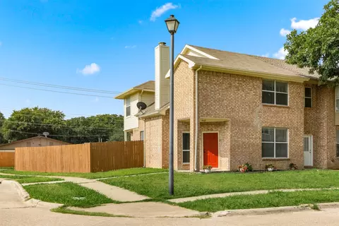 1502 Barbara Dr, Lewisville, TX 75067