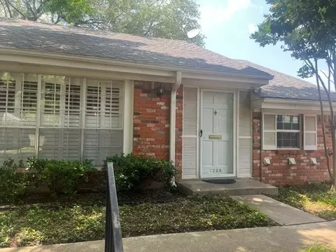 1299 Roaring Springs Rd, Fort Worth, TX 76114