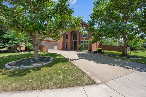 2012 Forest Park Dr, Arlington, TX 76001