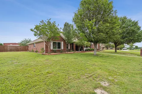 816 Corn Silk Dr, Lavon, TX 75166