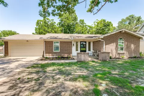 1917 Lexington Pl, Bedford, TX 76022