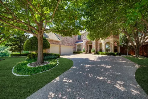 801 Holden Ct, Garland, TX 75044