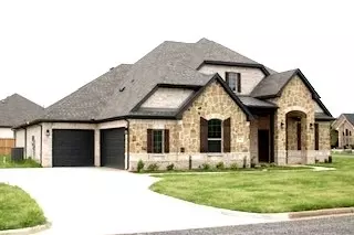 900 Maxine Dr, Athens, TX 75751