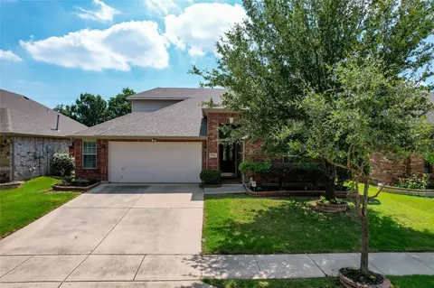 9744 Mcfarring Dr, Fort Worth, TX 76244