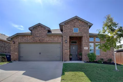 10857 Live Oak Creek Dr, Fort Worth, TX 76108