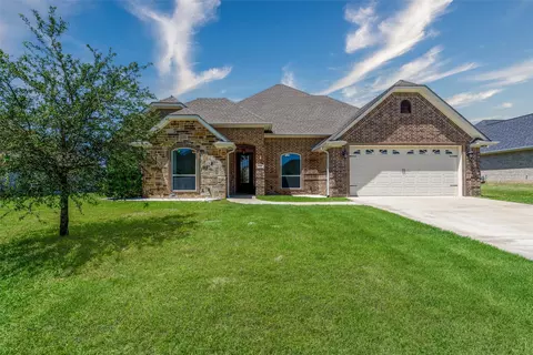 1222 Hitching Post Cir, Bullard, TX 75757