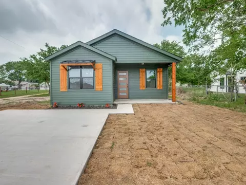 609 N Gilmer Ave, Dawson, TX 76639