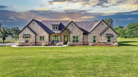 250 Younger Ranch Rd, Azle, TX 76020