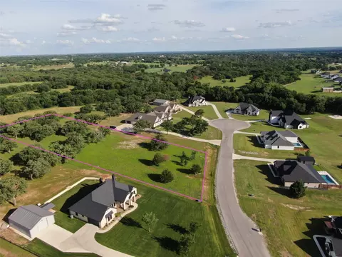 135 Dallas St, Decatur, TX 76234