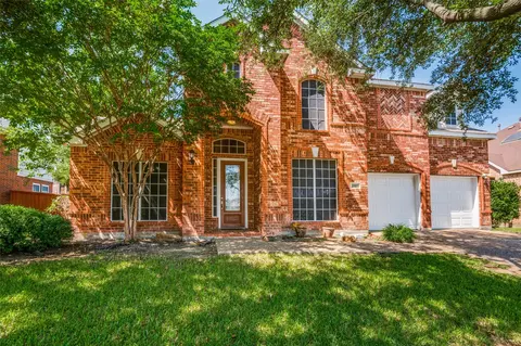1005 Raspberry Ln, Desoto, TX 75115