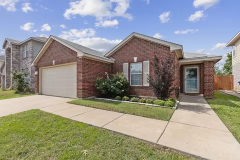 3537 Silverado Trl, Roanoke, TX 76262