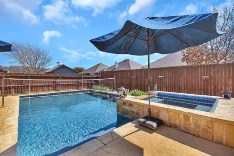 959 Benjamin Dr, Burleson, TX 76028