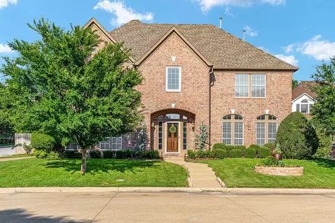 8101 Sun Meadows Ct, Fort Worth, TX 76123