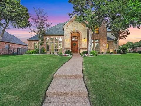 3326 Van Zandt Ct, Grapevine, TX 76051