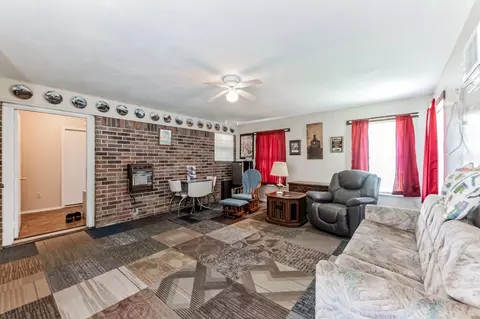 Living - 758 Maxx Rd, Mead, OK 73449 photo 7 of 7