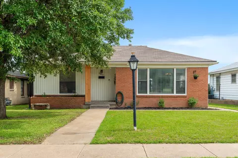 4609 Calmont Ave, Fort Worth, TX 76107