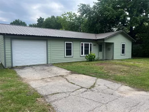 731 SW 8th St, Cooper, TX 75432
