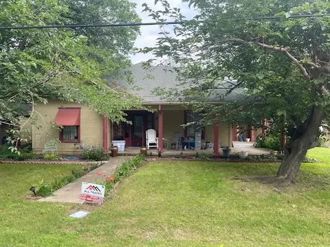 516 Waco St, Italy, TX 76651