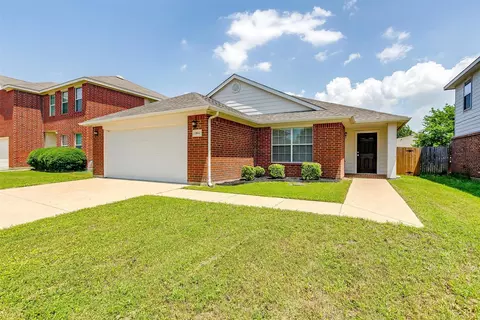10844 Braemoor Dr, Haslet, TX 76052