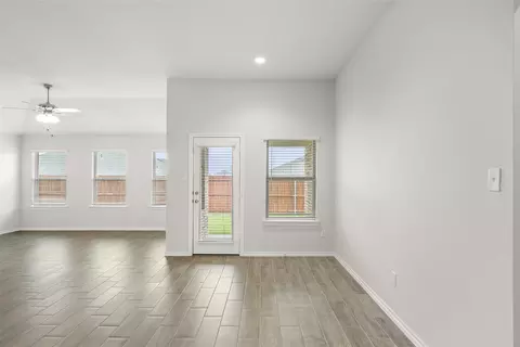 1918 Apache Cir, Cleburne, TX 76033 photo 9
