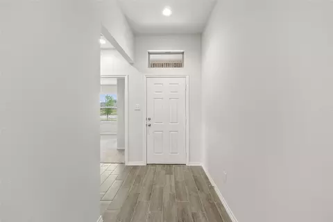 1918 Apache Cir, Cleburne, TX 76033 photo 3