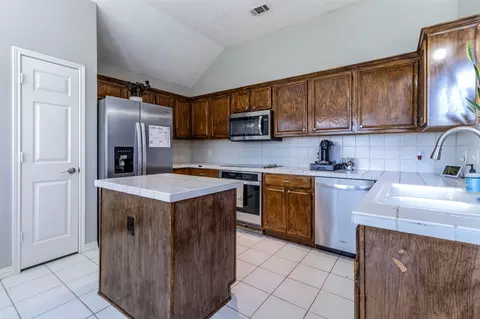 300 Touchdown Dr, Irving, TX 75063 photo 6