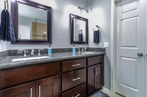 300 Touchdown Dr, Irving, TX 75063 photo 14