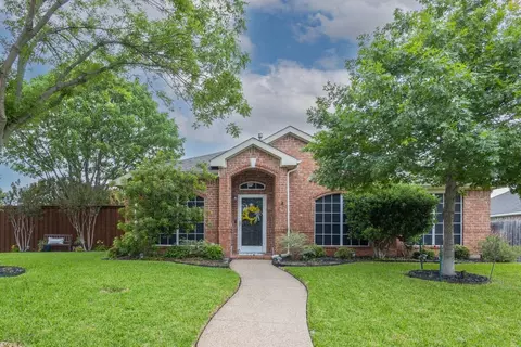 7401 Westway Dr, Rowlett, TX 75089